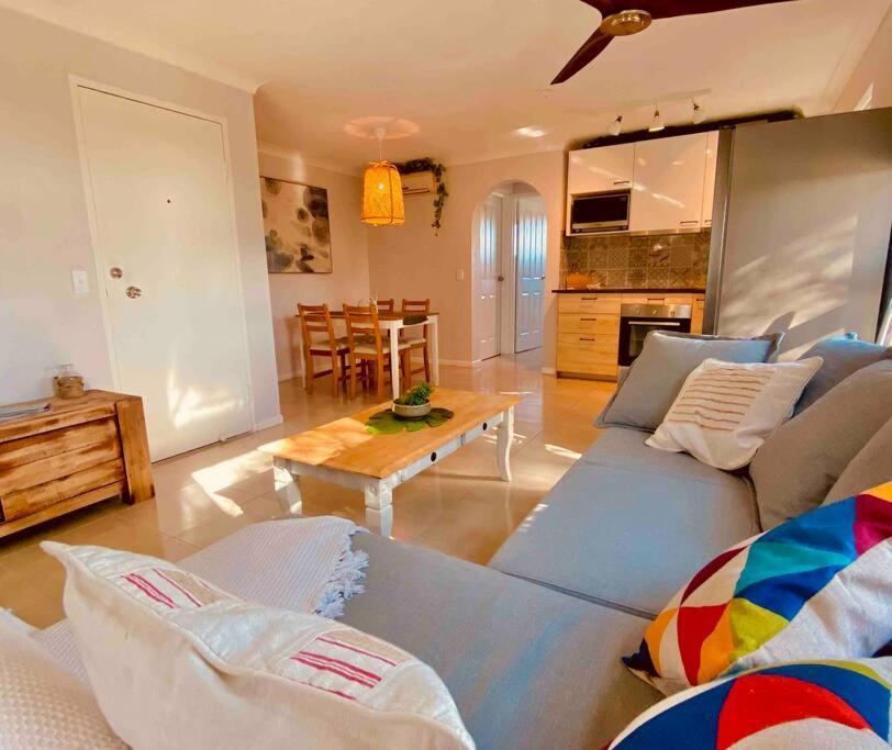Broadbeach, Stylish Apartment Close To Everything Gold Coast Eksteriør billede