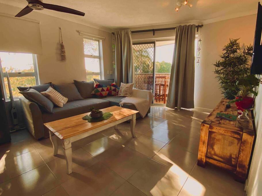 Broadbeach, Stylish Apartment Close To Everything Gold Coast Eksteriør billede