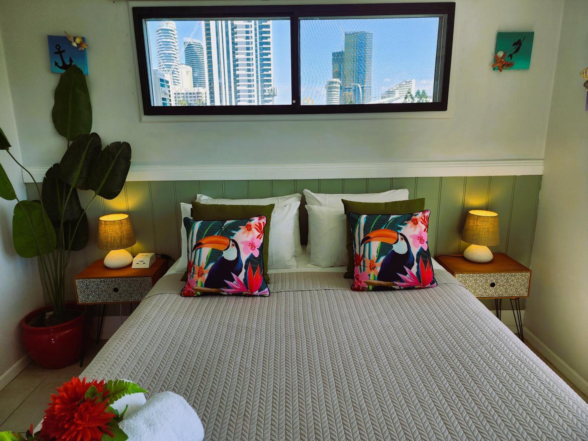 Broadbeach, Stylish Apartment Close To Everything Gold Coast Eksteriør billede